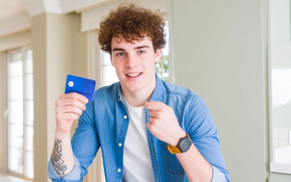 19岁可以申请的贷款平台有哪些，19岁哪里能借到钱？