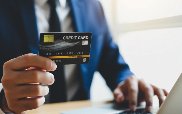 只有一张信用卡必下款的网贷口子有哪些，哪里借钱容易过？