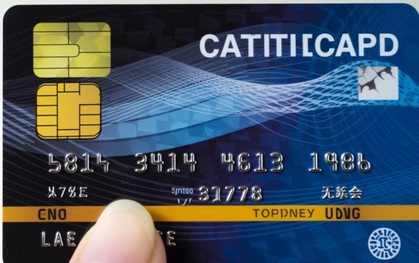 信用卡逾期催收给家人打电话有用吗，属于违法吗