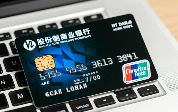 什么信用卡好办一点审核容易通过呢，小白第一次申请怎么选？