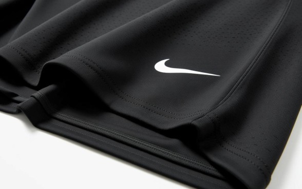 Nike衣服内包下面有个口子是干嘛的，那个口子有什么用？