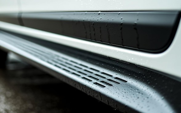 车门下边的三个小口子是什么标志，车门排水孔有什么作用