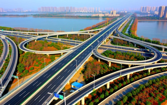 武湖下江北快速路的口子封了吗，现在还能走吗