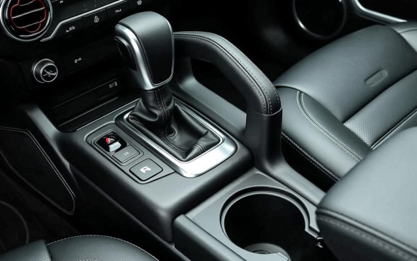 牧马人档杆下边的小口子是什么，牧马人档杆下小口是干嘛的